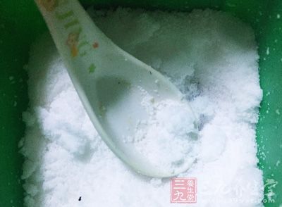 白帶魚400公克，面粉1大匙，水1大匙，鹽1大匙，米酒1大匙，胡椒粉1小匙，香油1大匙