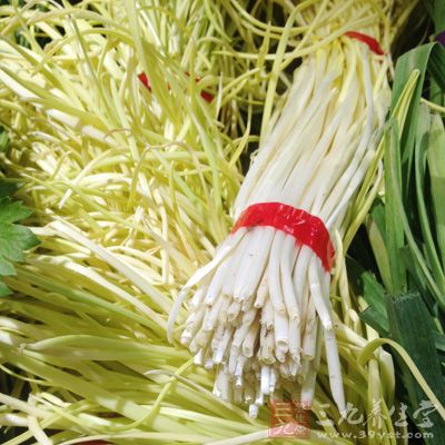 材料:牛肉片60公克,銀芽50公克,韭黃30公克,洋蔥20公克等 材料:牛肉片60公克,銀芽50公克,韭黃30公克,洋蔥20公克等