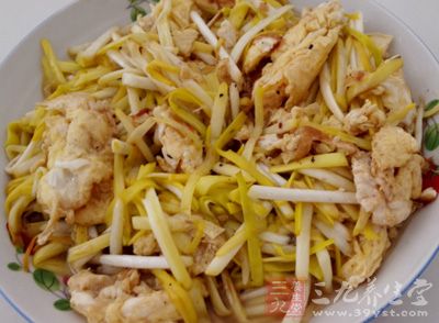 韭黃炒雞蛋看著非常簡單，但是做起來就有點難度