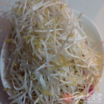 黃豆芽洗淨備用