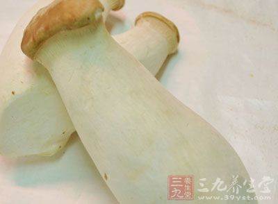 准備所需的杏鮑菇適量