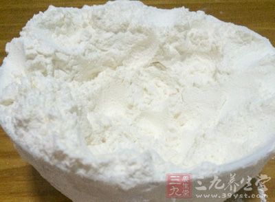 材料:面粉400G,雞蛋2個,淡奶100G,牛奶50G 材料:面粉400G,雞蛋2個,淡奶100G,牛奶50G