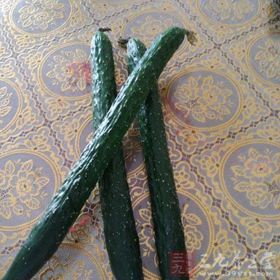 准備小黃瓜1根