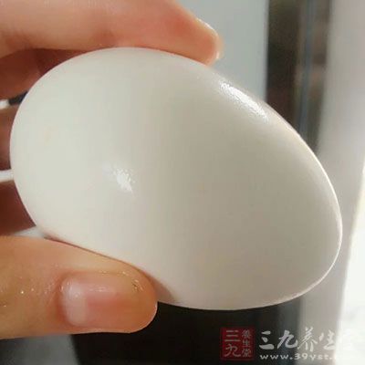 有種說法是人一天只能吃一個雞蛋,很多人也照這話去做 有種說法是人一天只能吃一個雞蛋,很多人也照這話去做