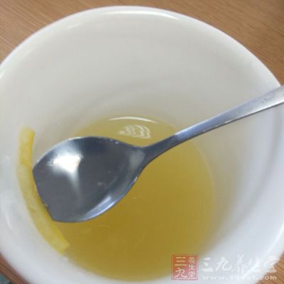 材料柚子皮，靈芝片，冰糖