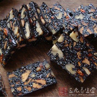 阿膠糕的味道很不錯嚼勁度也剛好