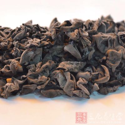 烏賊80g，方瓜150g，泡發木耳50g