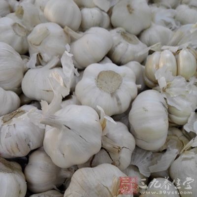 節瓜一條;龍口粉絲一小包;蝦米一撮;高湯適量;鹽、油、蒜頭、蔥各適量
