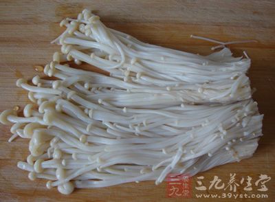 金針菇中還含有一種叫樸菇素的物質