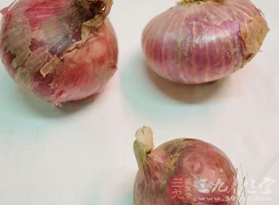 將洋蔥洗干淨了
