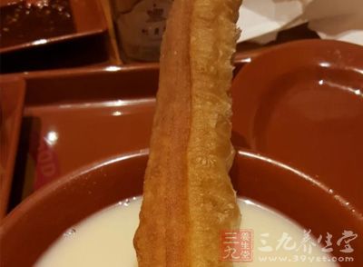 如果擔心外面的油條存在安全隱患，可以在家完成