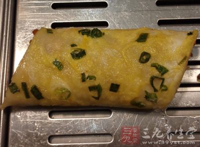 相信不少人都有在家裡做蔥花雞蛋餅的經歷吧