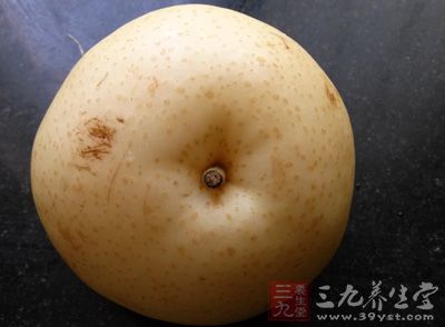 准備一個新鮮的梨子