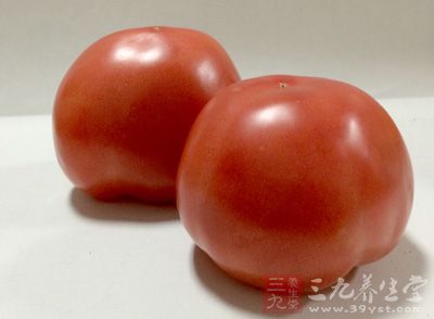先准備好番茄兩個 先准備好番茄兩個