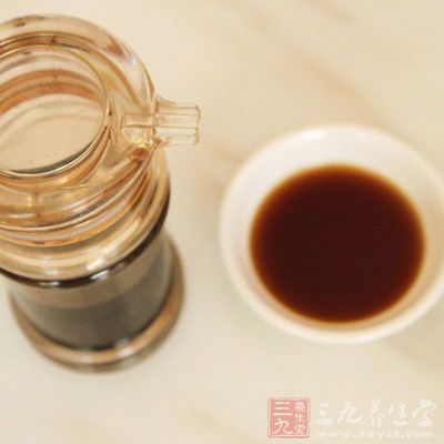 春菊200公克,柴魚片適量,白芝麻少許,出汁70cc,醬油20cc,味醂15cc 春菊200公克,柴魚片適量,白芝麻少許,出汁70cc,醬油20cc,味醂15cc