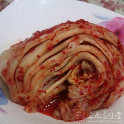把攪拌好的糊糊均勻的抹在每片菜葉上面即可