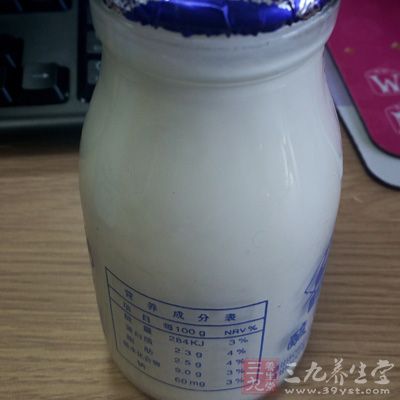 牛奶中含有豐富的蛋白質