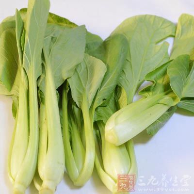 將青菜浸泡洗淨 將青菜浸泡洗淨