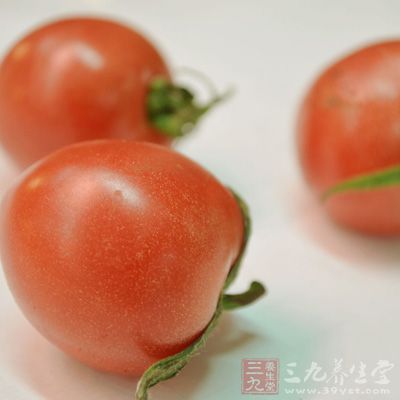 五花肉200g、辣白菜100g、大蒜2瓣、白糖5g 、料酒10ml 、生抽5ml、大蒜1瓣、油、鹽適量 五花肉200g、辣白菜100g、大蒜2瓣、白糖5g 、料酒10ml 、生抽5ml、大蒜1瓣、油、鹽適量