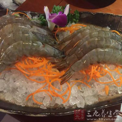 鮮蝦,雞翅,蓮藕,莴筍,荷蘭豆 鮮蝦,雞翅,蓮藕,莴筍,荷蘭豆