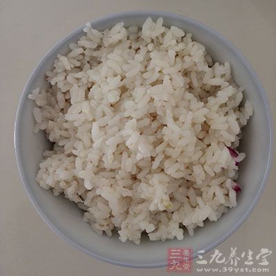 豬肝燴飯原料:米飯125克 豬肝燴飯原料:米飯125克