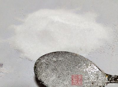 茼蒿，蒜，醬油，鹽，澱粉，雞精，花椒面