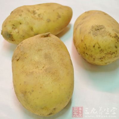 雞翅，土豆，花生米，紅干辣椒，花椒，豆瓣醬，八角等等