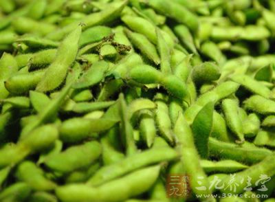 准備所需的毛豆50克