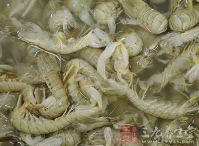 買回的蝦用清水再養一會