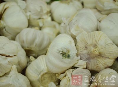 麻椒10粒,干辣椒10個,蔥適量,姜適量,蒜適量,醬油1勺香油1勺白糖半勺孜然半勺精鹽少許味精少許 麻椒10粒,干辣椒10個,蔥適量,姜適量,蒜適量,醬油1勺香油1勺白糖半勺孜然半勺精鹽少許味精少許