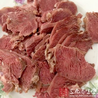 將牛肉取出切成薄片即可食用