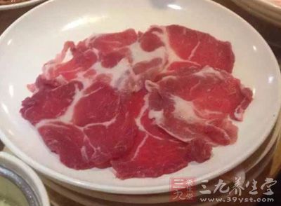 將梅花肉切片，我一般用的是豬梅花肉比較嫩