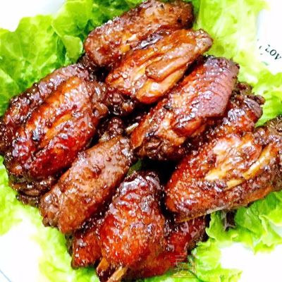 加一點兒雞精或者味精，可樂雞翅完成
