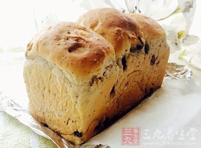 烘烤45分鐘後取出放網上放涼