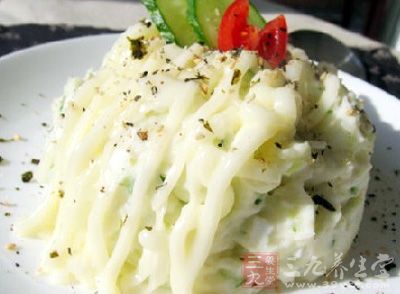 土豆沙拉是以土豆和沙拉醬為主要食材的私家菜