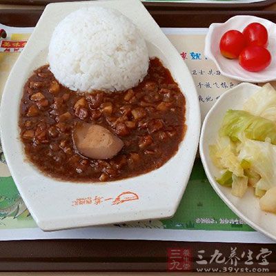 補鐵套餐內容:主食+葷菜+素菜+湯羹+點心 補鐵套餐內容:主食+葷菜+素菜+湯羹+點心