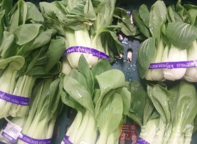 在我們日常生活中,蔬菜是重要的食物 在我們日常生活中,蔬菜是重要的食物