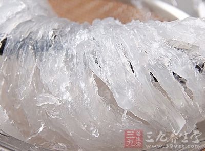 燕窩內含有豐富的水溶性蛋白質、碳水化合物