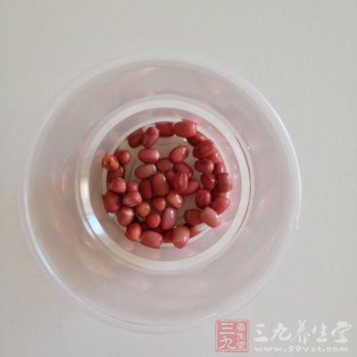 紅豆在前一天晚上開始泡