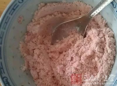 把低筋面粉、糖粉、細砂糖、蛋白稱好重量