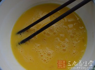 雞蛋打成雞蛋液 雞蛋打成雞蛋液