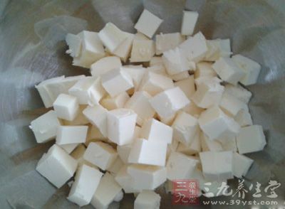 先准備好適量的黃油 先准備好適量的黃油