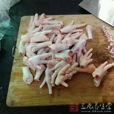 材料:新鮮雞腳 材料:新鮮雞腳