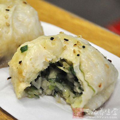 把作法3的包子放入蒸籠裡，以大火蒸約12~15分鐘