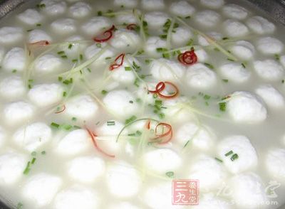 魚漿300g，肥豬肉100g，水150g