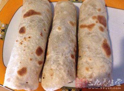 京醬肉絲卷餅就是以京醬肉絲為主要原材料的另一道美食了