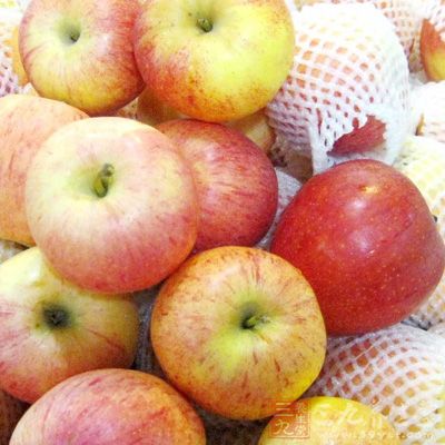 食材：准備好蘋果