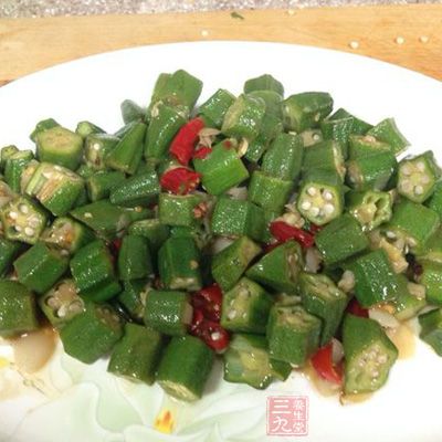 黃秋葵，西紅柿，辣椒，大蒜，鹽