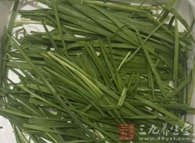 韭菜粉條餡兒：韭菜洗淨