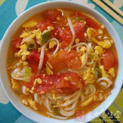豐富的早餐面做好了